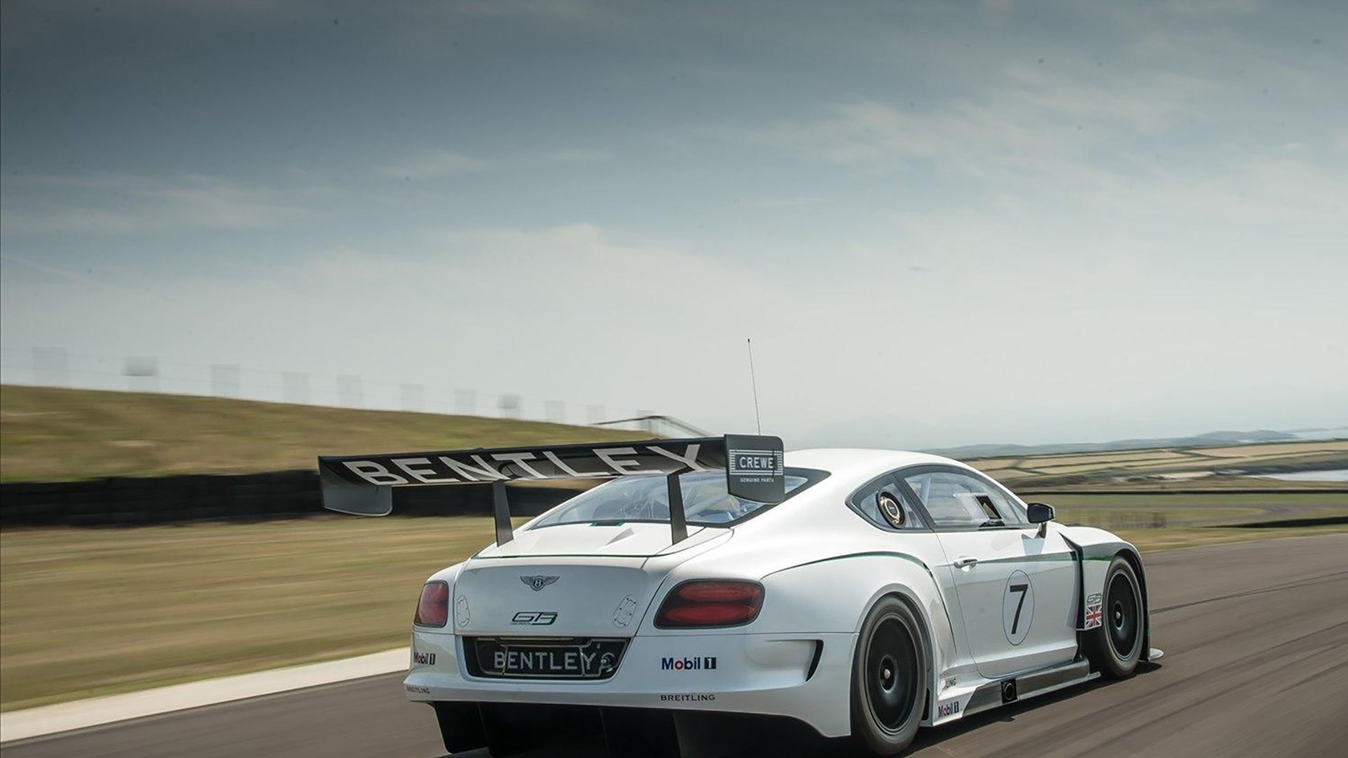 约基奇赛博坦式降维打击,辽宁窒息节奏绞杀鹈鹕—现代篮球的两种终极解法